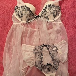 NEW Victoria's Secret Babydoll 34C - M